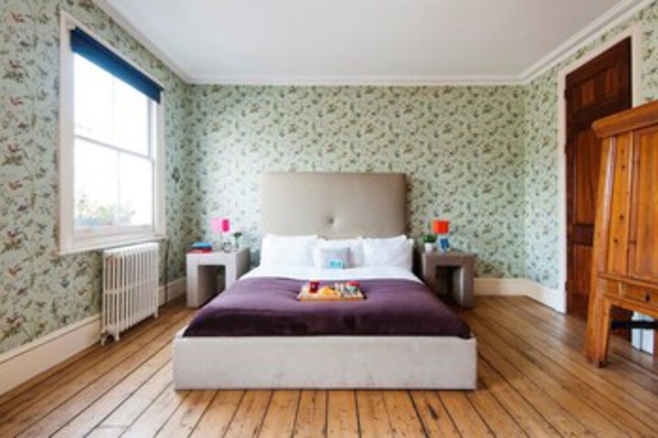 Room 9 of 23
