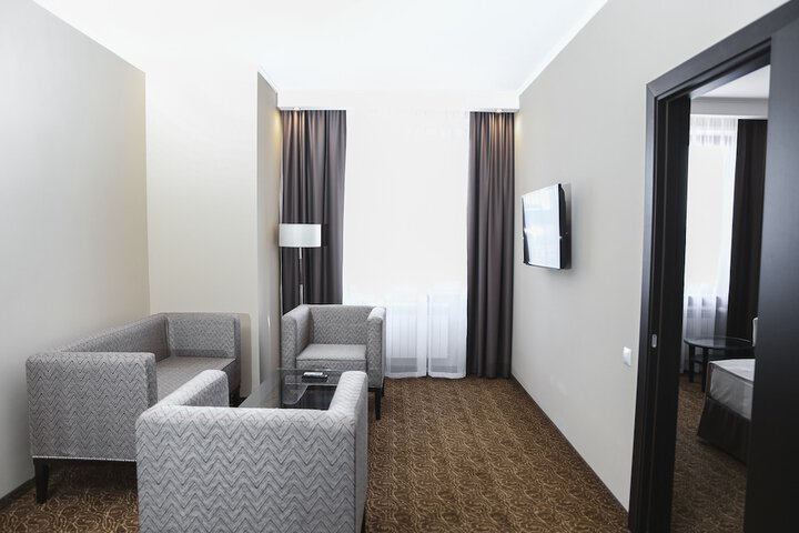 Room 11 of 49