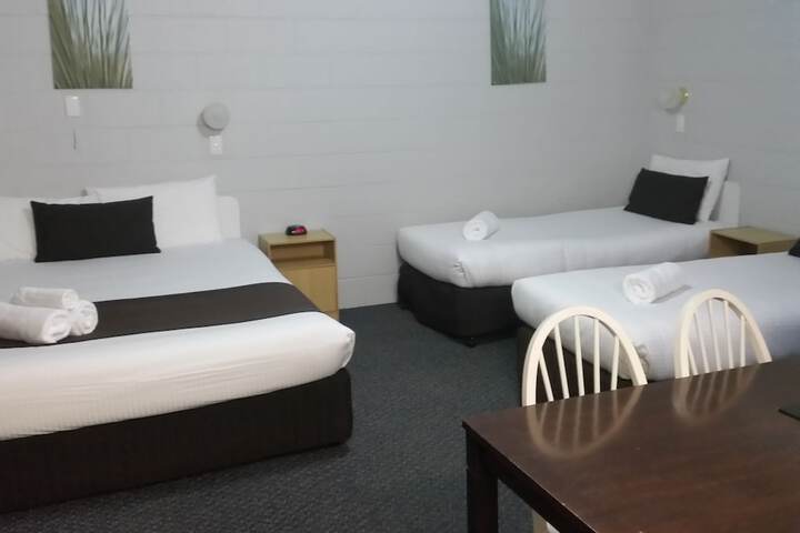 Room 7 of 79