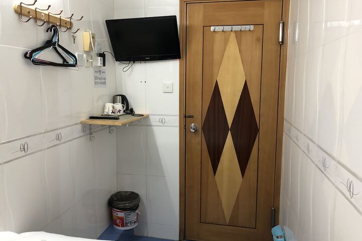 Room 9 of 45