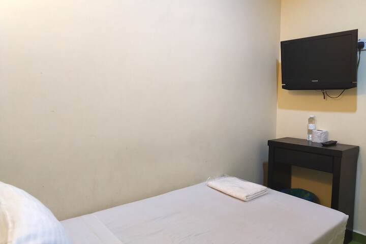 Room 3 of 34