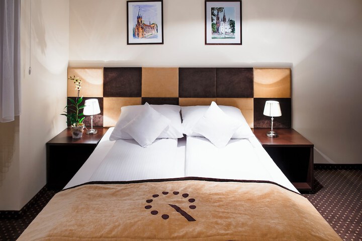 Room 27 of 60