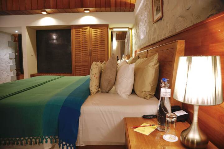 Room 10 of 36