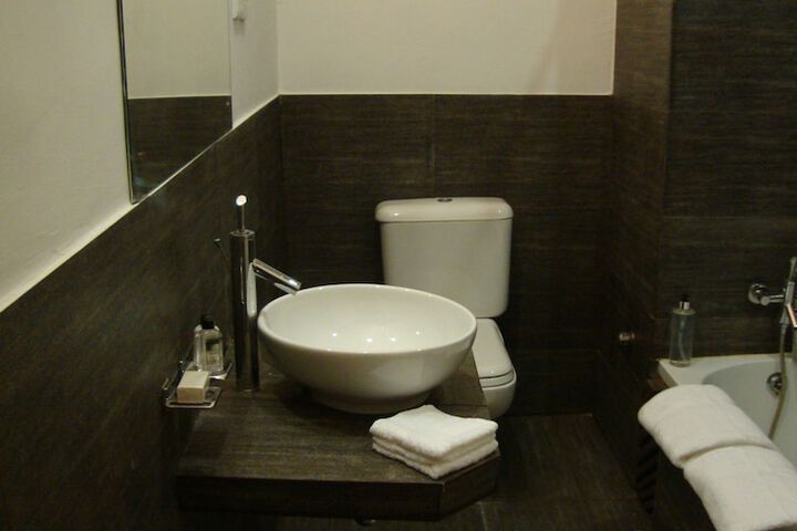 Room 13 of 29