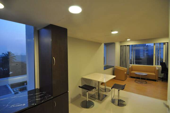 Room 8 of 33