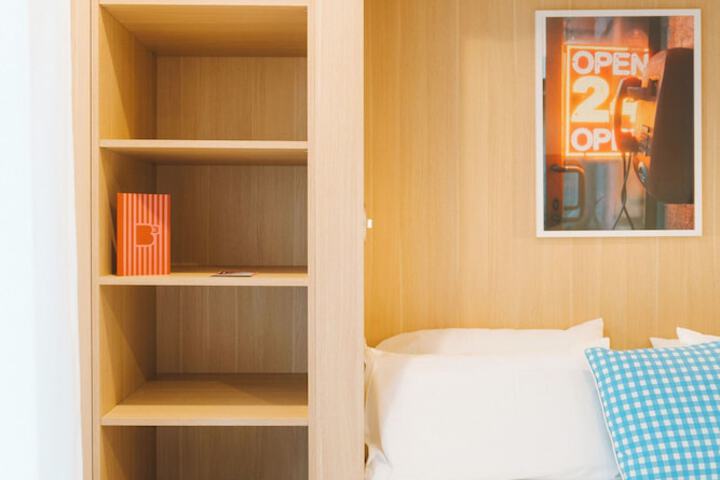 Room 37 of 105