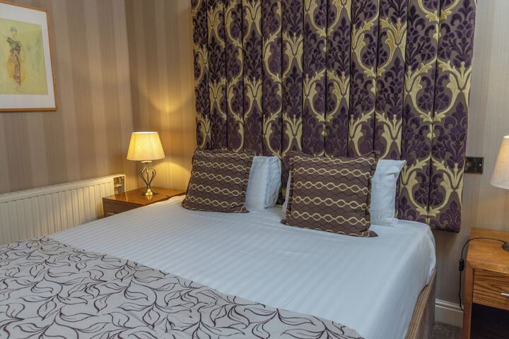 Room 32 of 70