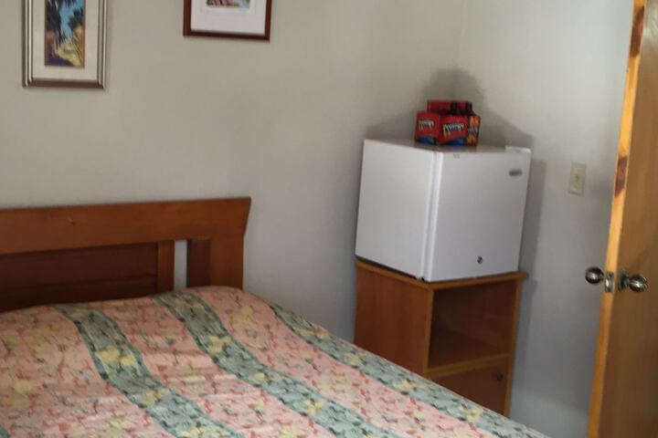 Room 3 of 37