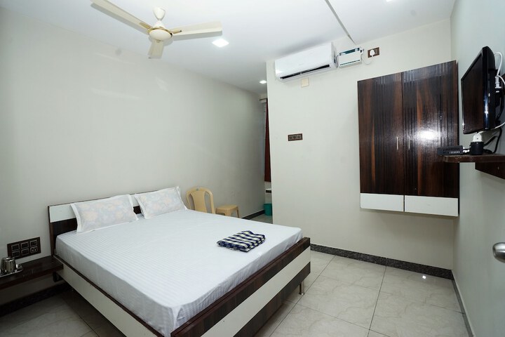 Room 10 of 49