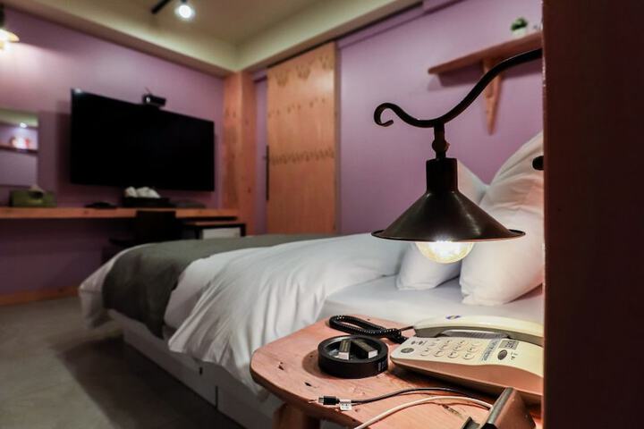 Room 9 of 91