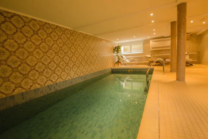 Pool 16 of 32