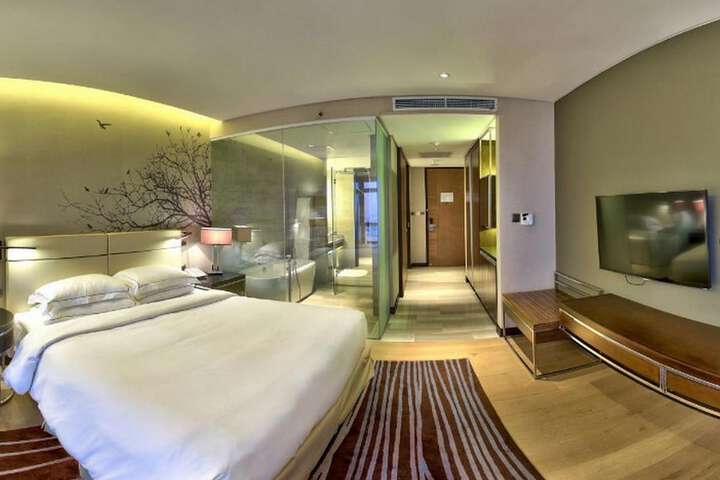 Room 3 of 141
