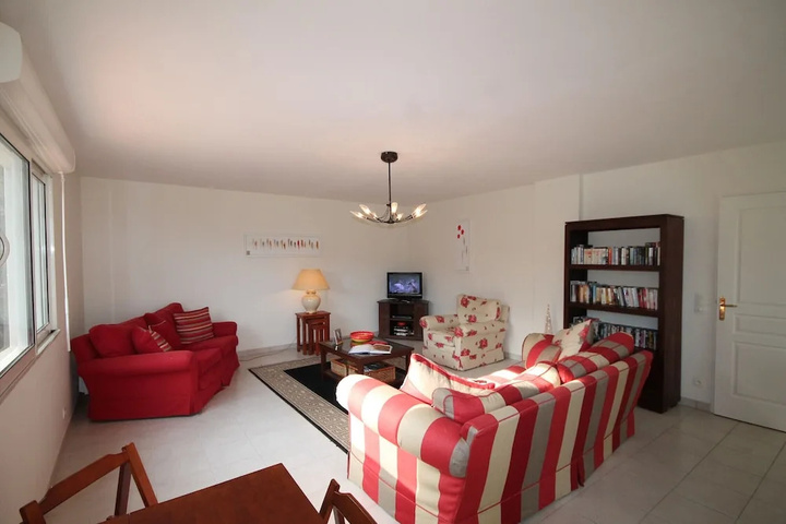 Room 3 of 12