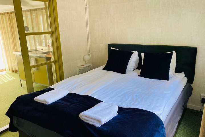 Room 3 of 39