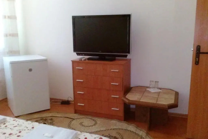 Room 11 of 26
