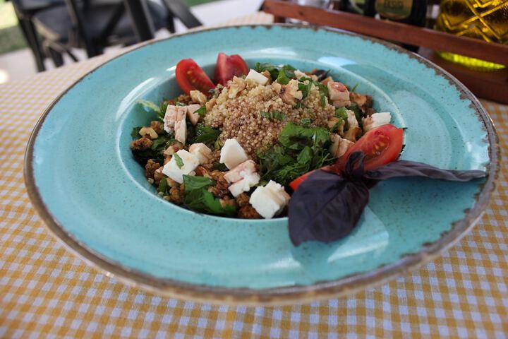 Dining 56 of 77