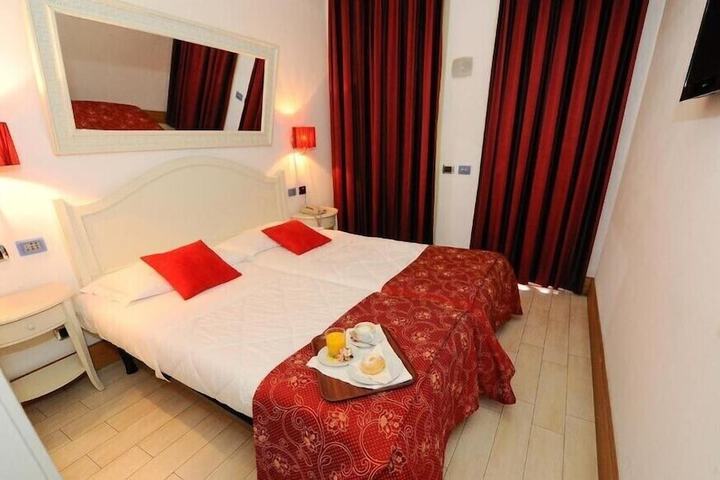 Room 7 of 26