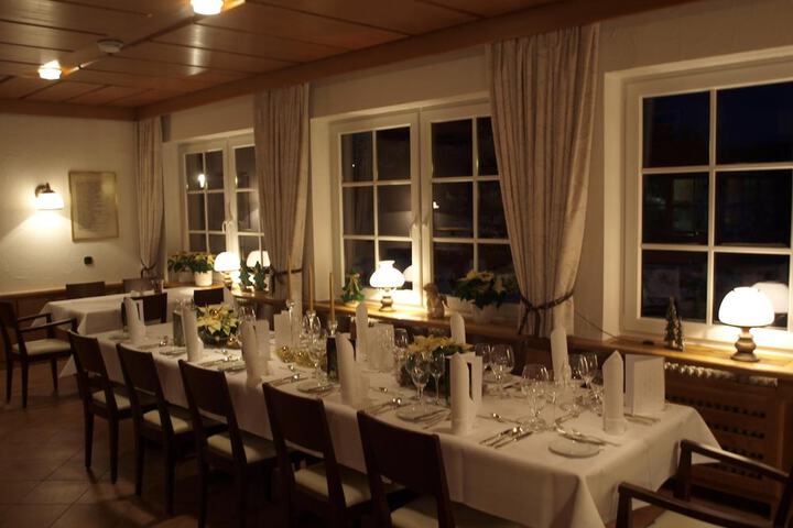 Dining 34 of 59