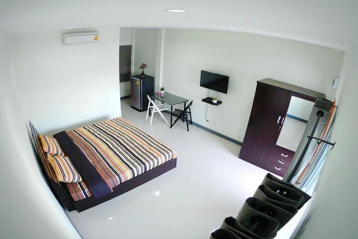 Room 9 of 40