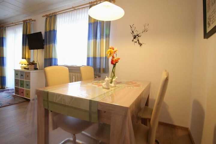 Room 4 of 25