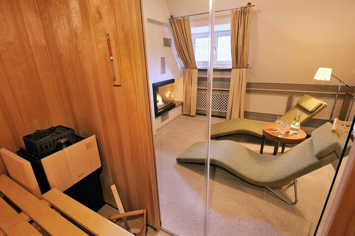 Room 35 of 179