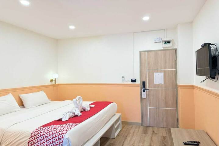 Room 27 of 43