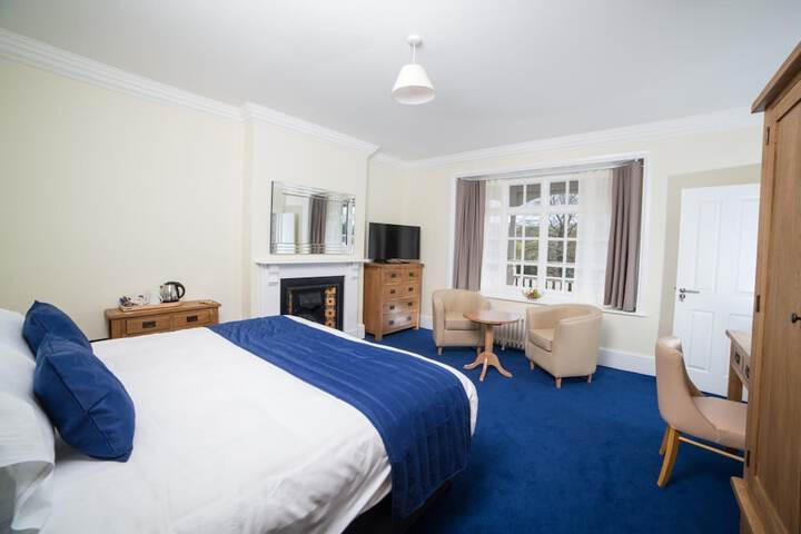 Room 12 of 25