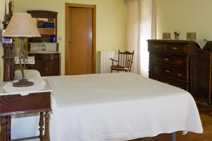 Room 5 of 20