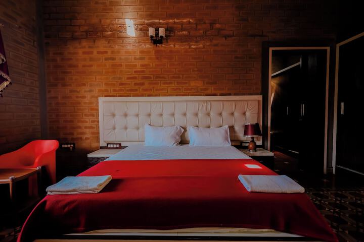 Room 42 of 94