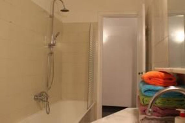 Room 3 of 34