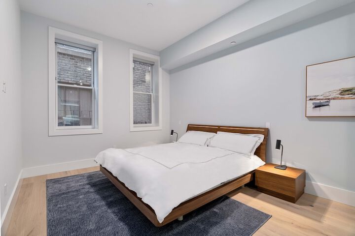 Room 4 of 109