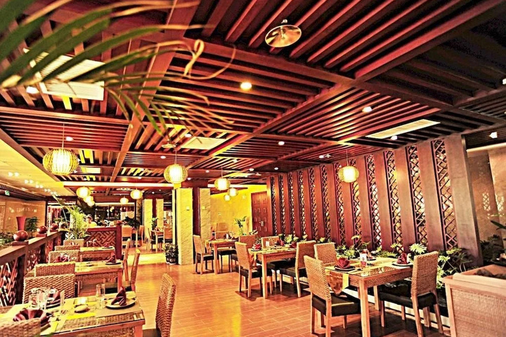Dining 17 of 20