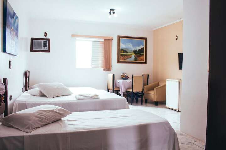 Room 13 of 35