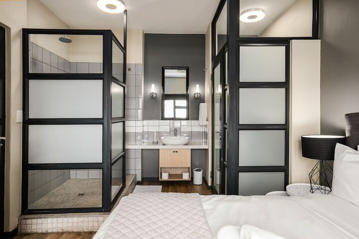 Room 198 of 215