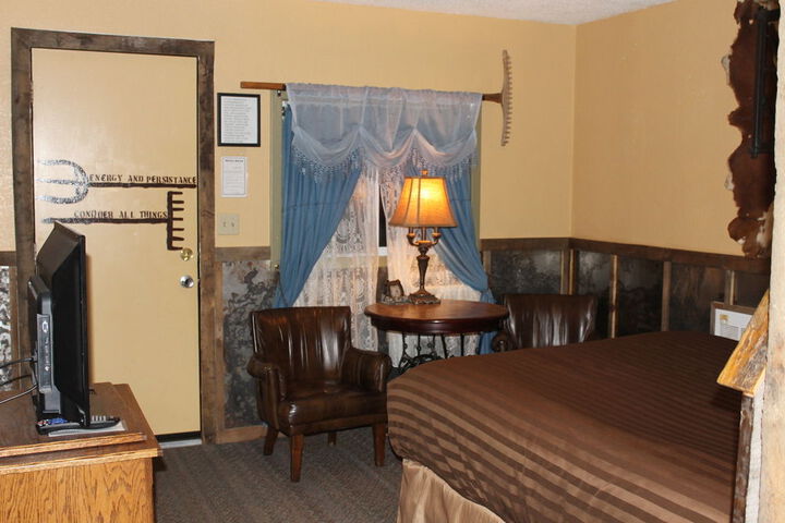 Room 16 of 94