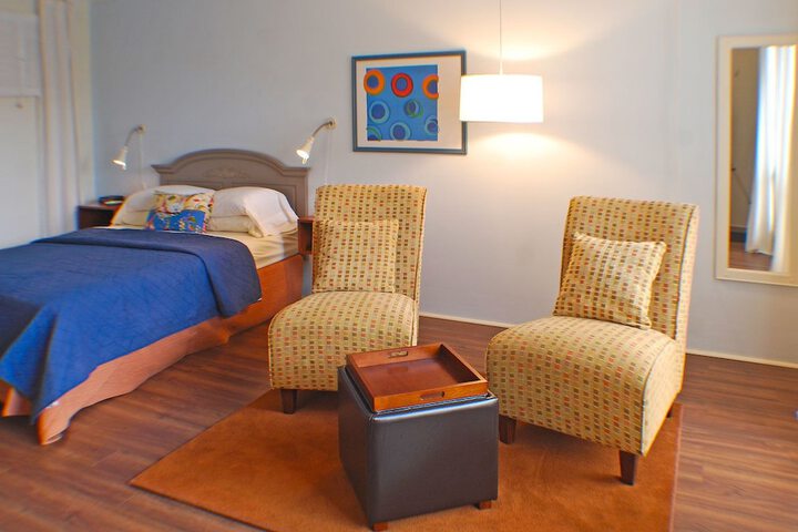 Room 4 of 28