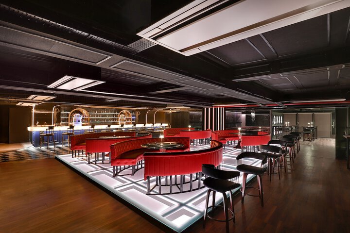 Lounge 69 of 85