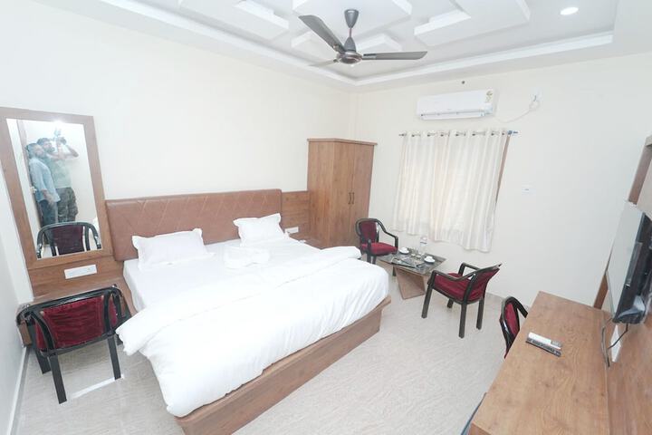Room 22 of 34