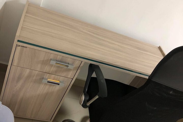 Room 6 of 9
