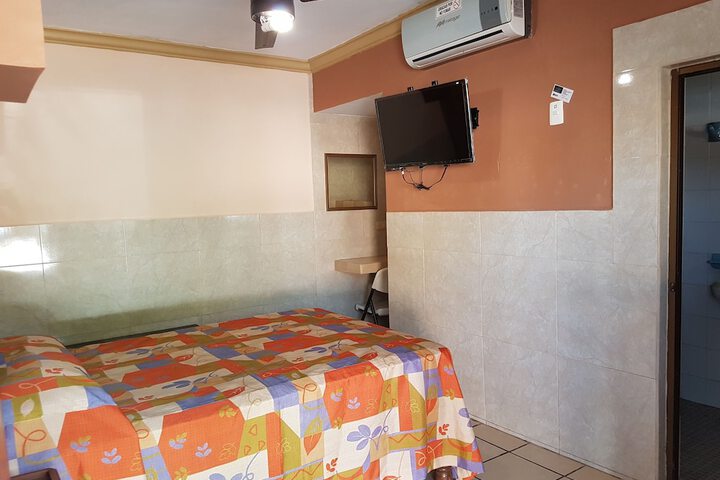 Room 8 of 27