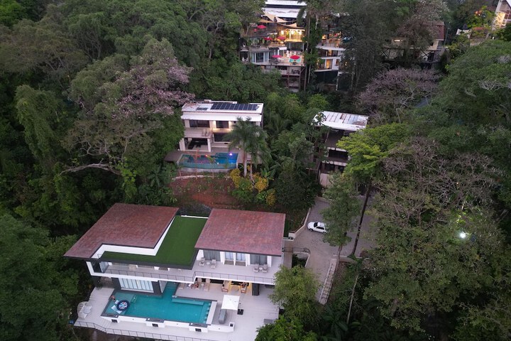 Hotel 219 of 224