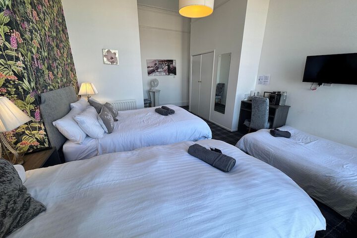 Room 13 of 125