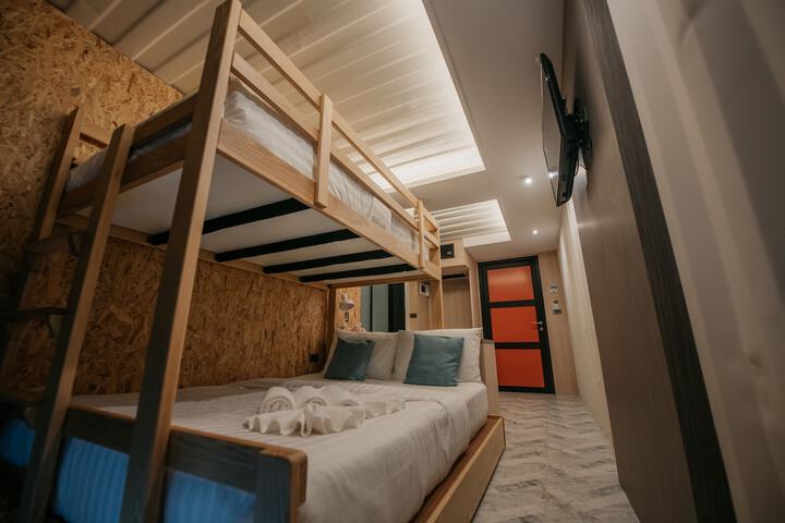 Room 7 of 20