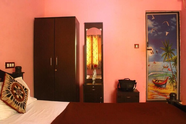 Room 12 of 30