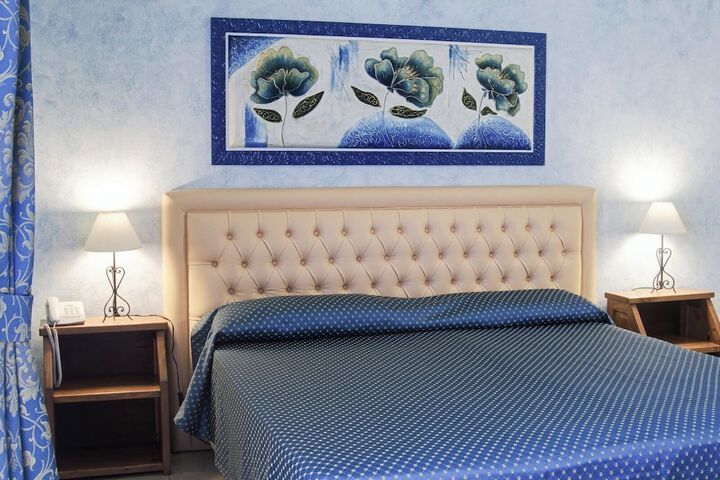 Room 13 of 44