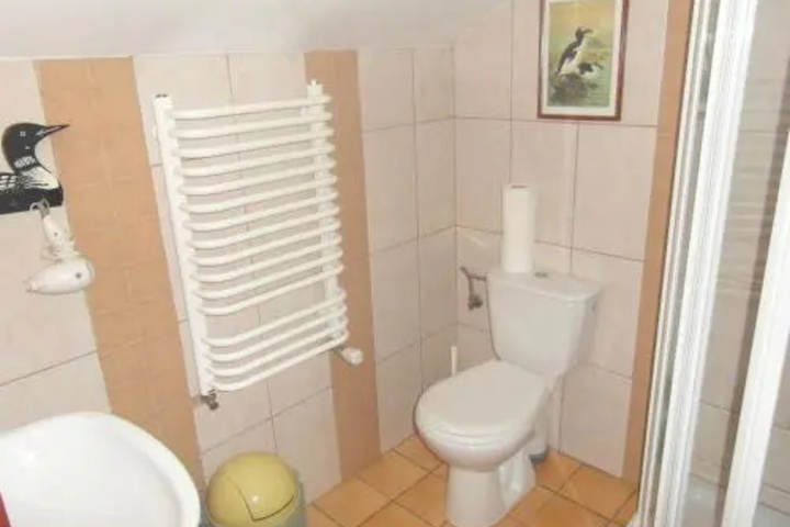 Room 8 of 15