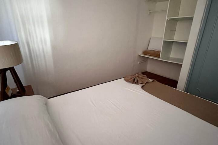 Room 10 of 26