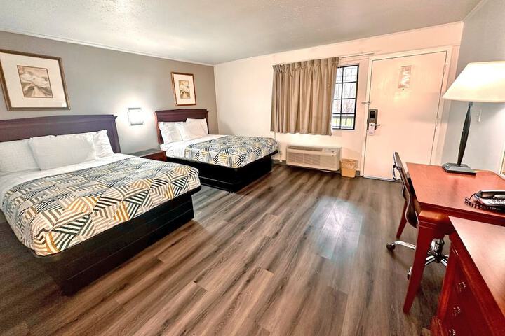 2 Double Beds (1 of 7)