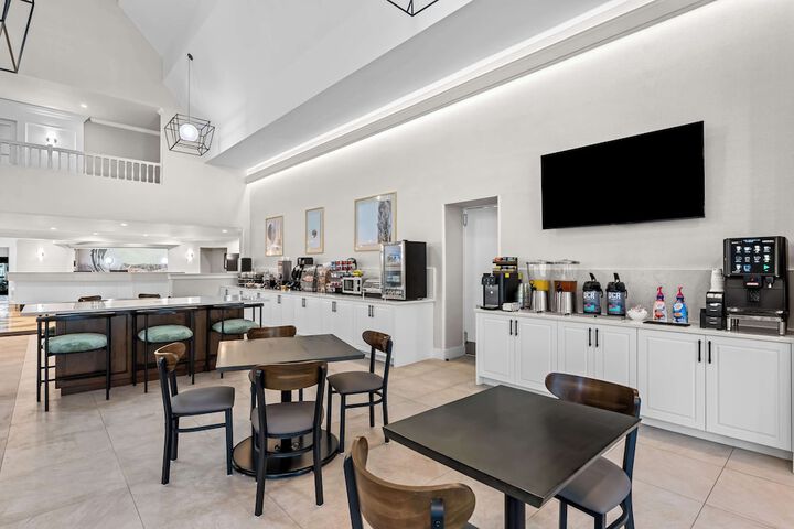 Breakfast area