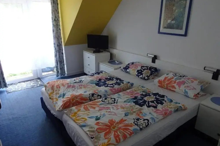 Room 3 of 15